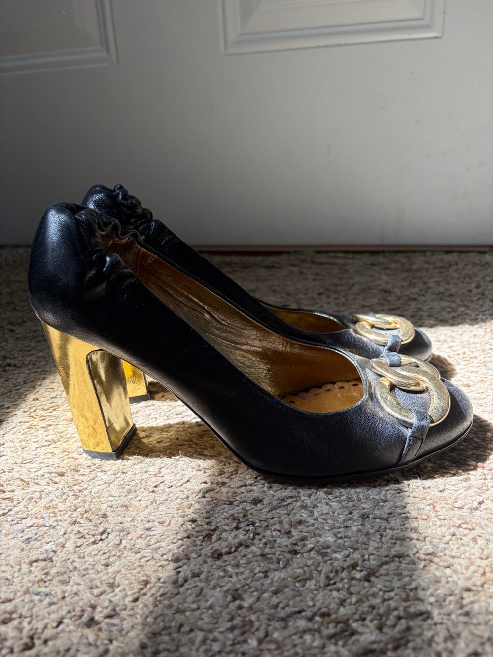 Juicy Couture "Mariska" Gold Chain Ballet Pumps 👑 🇮🇹